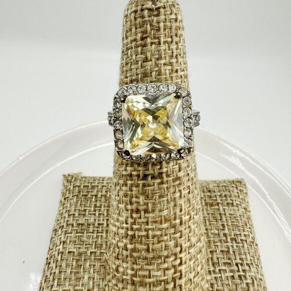 Vintage Citron Square Rhinestone Statement Ring Art Deco Glam Regency Retro - Picture 3 of 13